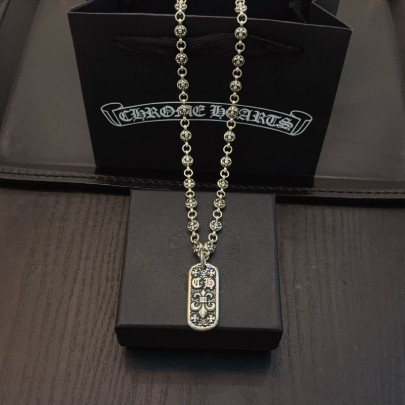 Ch*0me He**ts necklaces